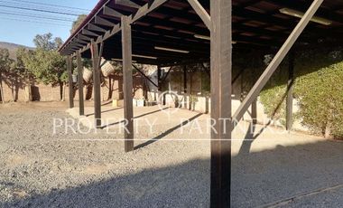 Casa tipo Chilena en zona comercial