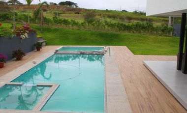 EN VENTA QUINTA DE LUJO EN YUNGILLA - SANTA ISABEL