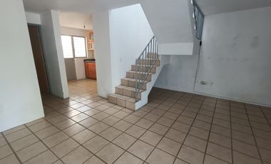 Casa En Renta En Parques Del Bosque.