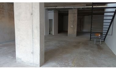 ARRIENDO Local Comercial, 217,54 m2 Nivel Calle + 196,91 m2 Subt. Vitacura