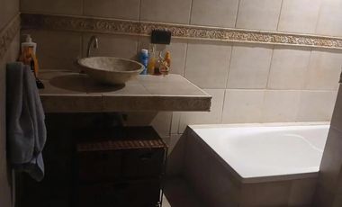 Casa en venta - 3 Dormitorios 2 Baños - Cochera - 425Mts2 - Cañuelas