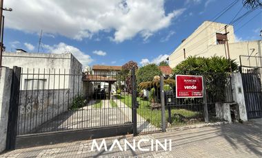 Casa en venta de 5 ambientes con cochera, piscina y quincho - Villa Ballester