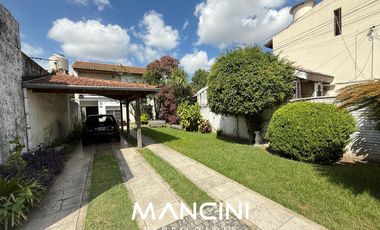 Casa en venta de 5 ambientes con cochera, piscina y quincho - Villa Ballester