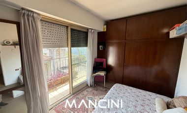 Casa en venta de 5 ambientes con cochera, piscina y quincho - Villa Ballester