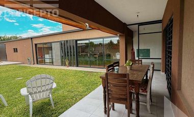 Moderna Casa de Categoría en Recreo Sur