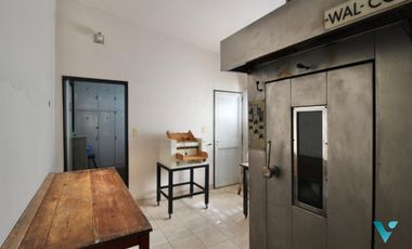 Casa en Venta Ituzaingó con quincho y local Apto Credito