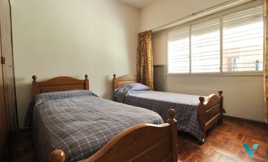 Casa en Venta Ituzaingó con quincho y local Apto Credito