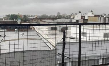 Departamento en venta - 2 Dormitorios 1 Baño - Cochera - 70Mts2 - Villa Lynch