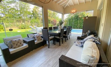 Casa en venta en Fincas de Hudson de 5 ambientes Hudson  Berazategui
