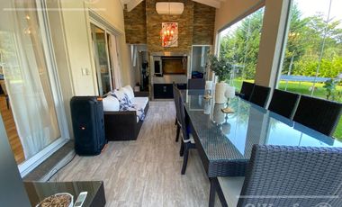 Casa en venta en Fincas de Hudson de 5 ambientes Hudson  Berazategui