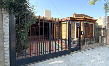 ESPACIO, CONFORT Y UBICACIÓN PRIVILEGIADA – CASA DE 3 DORMITORIOS EN VENTA EN VENADO TUERTO.