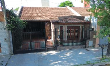 ESPACIO, CONFORT Y UBICACIÓN PRIVILEGIADA – CASA DE 3 DORMITORIOS EN VENTA EN VENADO TUERTO.