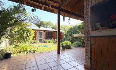 ESPACIO, CONFORT Y UBICACIÓN PRIVILEGIADA – CASA DE 3 DORMITORIOS EN VENTA EN VENADO TUERTO.