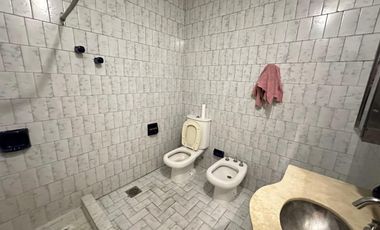 Casa apta 2 familias a pasos Avenida Calchaqui