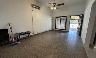 Casa apta 2 familias a pasos Avenida Calchaqui