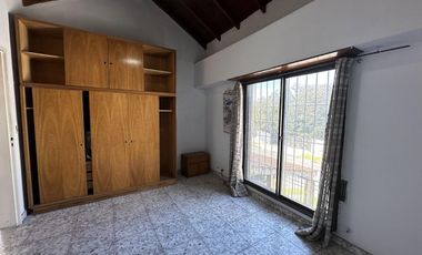 Casa apta 2 familias a pasos Avenida Calchaqui