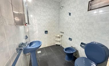 Casa apta 2 familias a pasos Avenida Calchaqui