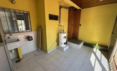 Casa apta 2 familias a pasos Avenida Calchaqui