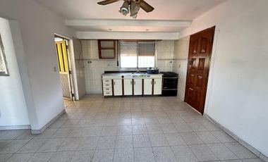 Casa apta 2 familias a pasos Avenida Calchaqui