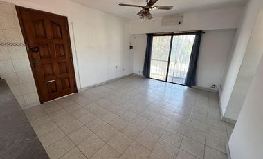 Casa apta 2 familias a pasos Avenida Calchaqui