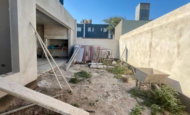 Casa en Venta en Miradores de Manantiales I, 3 Dormitorios, Una Planta