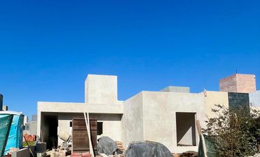 Casa en Venta en Miradores de Manantiales I, 3 Dormitorios, Una Planta