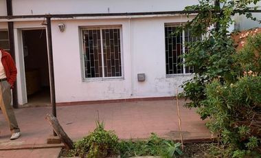 Casa en venta - 3 Dormitorios 2 Baños - 240Mts2 - La Plata