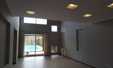 Casa en alquiler Barrio Cerrado La Claridad - San Isidro