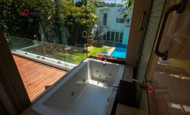 Casa de Lujo  en Renta Con Alberca y Cuarto de Seguridad Cerca de La Minerva
