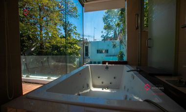Casa de Lujo  en Renta Con Alberca y Cuarto de Seguridad Cerca de La Minerva