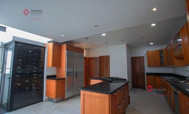 Casa de Lujo  en Renta Con Alberca y Cuarto de Seguridad Cerca de La Minerva