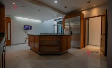 Casa de Lujo  en Renta Con Alberca y Cuarto de Seguridad Cerca de La Minerva