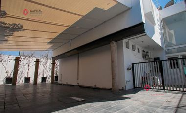 Casa de Lujo  en Renta Con Alberca y Cuarto de Seguridad Cerca de La Minerva