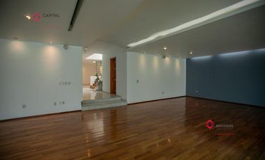 Casa de Lujo  en Renta Con Alberca y Cuarto de Seguridad Cerca de La Minerva