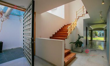 Casa de Lujo  en Renta Con Alberca y Cuarto de Seguridad Cerca de La Minerva