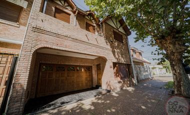 Casa de 7 ambientes en Venta, Caseros, Partido de Tres de Febrero, provincia de Buenos Aires.