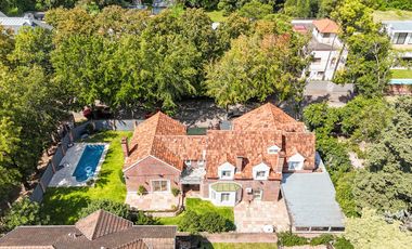 Casa en venta 4 dormitorios Las Lomas de San Isidro con Quincho, Pileta y Cocheras