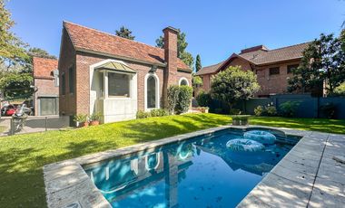 Casa en venta 4 dormitorios Las Lomas de San Isidro con Quincho, Pileta y Cocheras