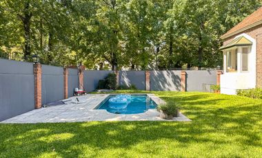 Casa en venta 4 dormitorios Las Lomas de San Isidro con Quincho, Pileta y Cocheras