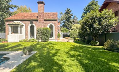 Casa en venta 4 dormitorios Las Lomas de San Isidro con Quincho, Pileta y Cocheras