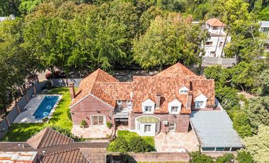 Casa en venta 4 dormitorios Las Lomas de San Isidro con Quincho, Pileta y Cocheras
