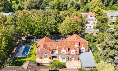 Casa en venta 4 dormitorios Las Lomas de San Isidro con Quincho, Pileta y Cocheras