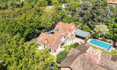 Casa en venta 4 dormitorios Las Lomas de San Isidro con Quincho, Pileta y Cocheras