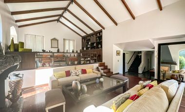 Casa en venta 4 dormitorios Las Lomas de San Isidro con Quincho, Pileta y Cocheras