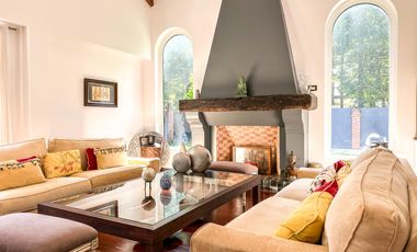 Casa en venta 4 dormitorios Las Lomas de San Isidro con Quincho, Pileta y Cocheras