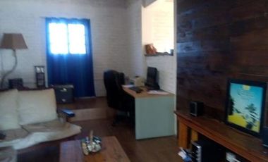 Casa en  Calle 513N 2266  Barrio Gobernador Costa .  Florencio Varela