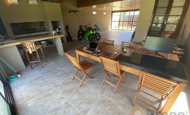 CASA 3 DORMITORIOS CON PILETA EN LAS ACEQUIAS DEL AIRE