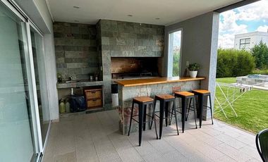 Casa en venta - Barrio La Alameda, Canning