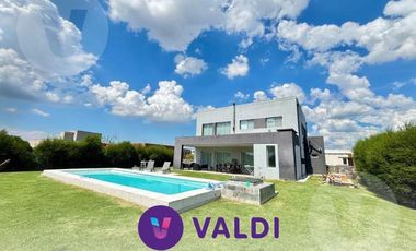 Casa en venta - Barrio La Alameda, Canning