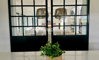 Casa a la laguna 4 dormitorios en Puertos Escobar